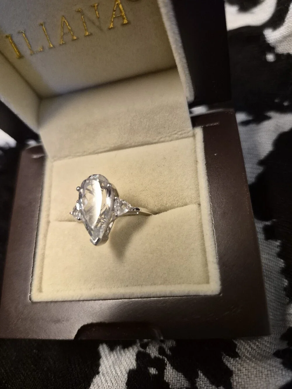 New In Box 6 5ct Genuine White Topaz Ring In Rhodium Over Sterling Silver 9
